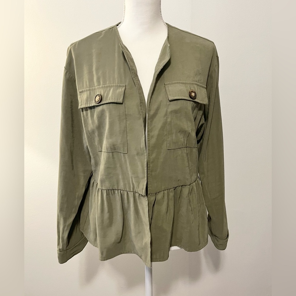 Versona Open Front Jacket Blazer with Ruffle Peplum Hem in Army Green. Sz Small